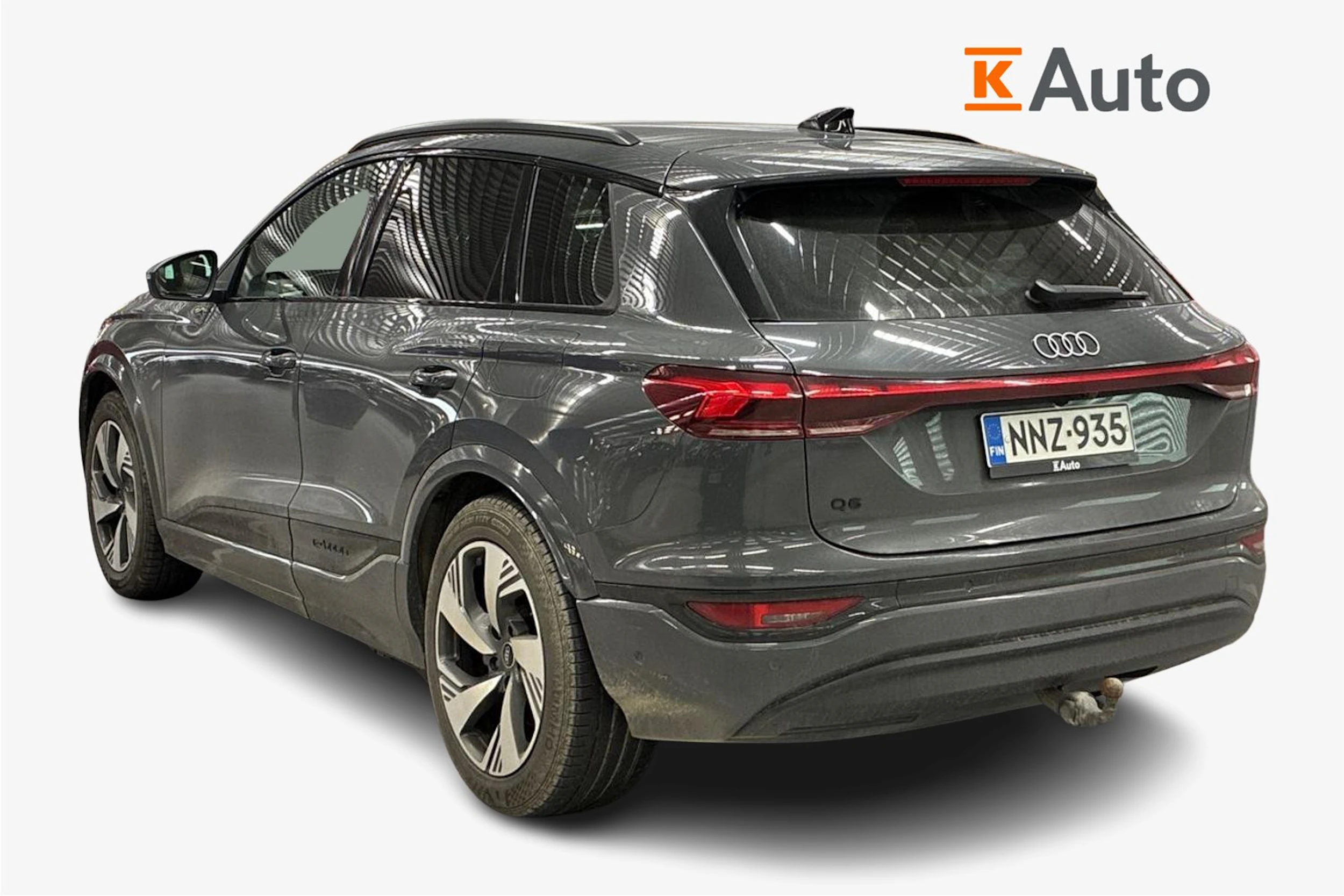 harmaa Audi Q6 e-tron 2025 kuva 2.