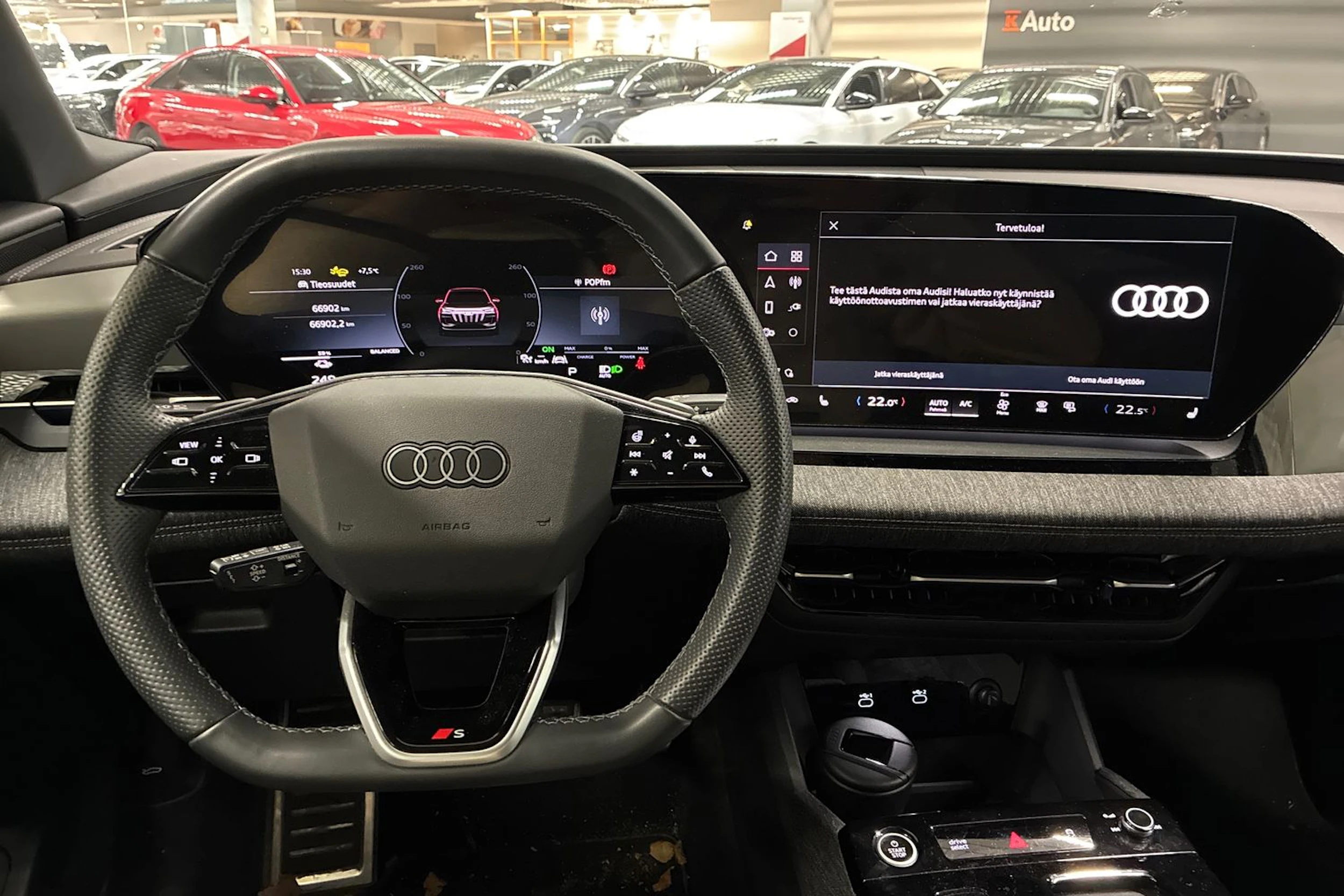 harmaa Audi Q6 e-tron 2025 kuva 4.