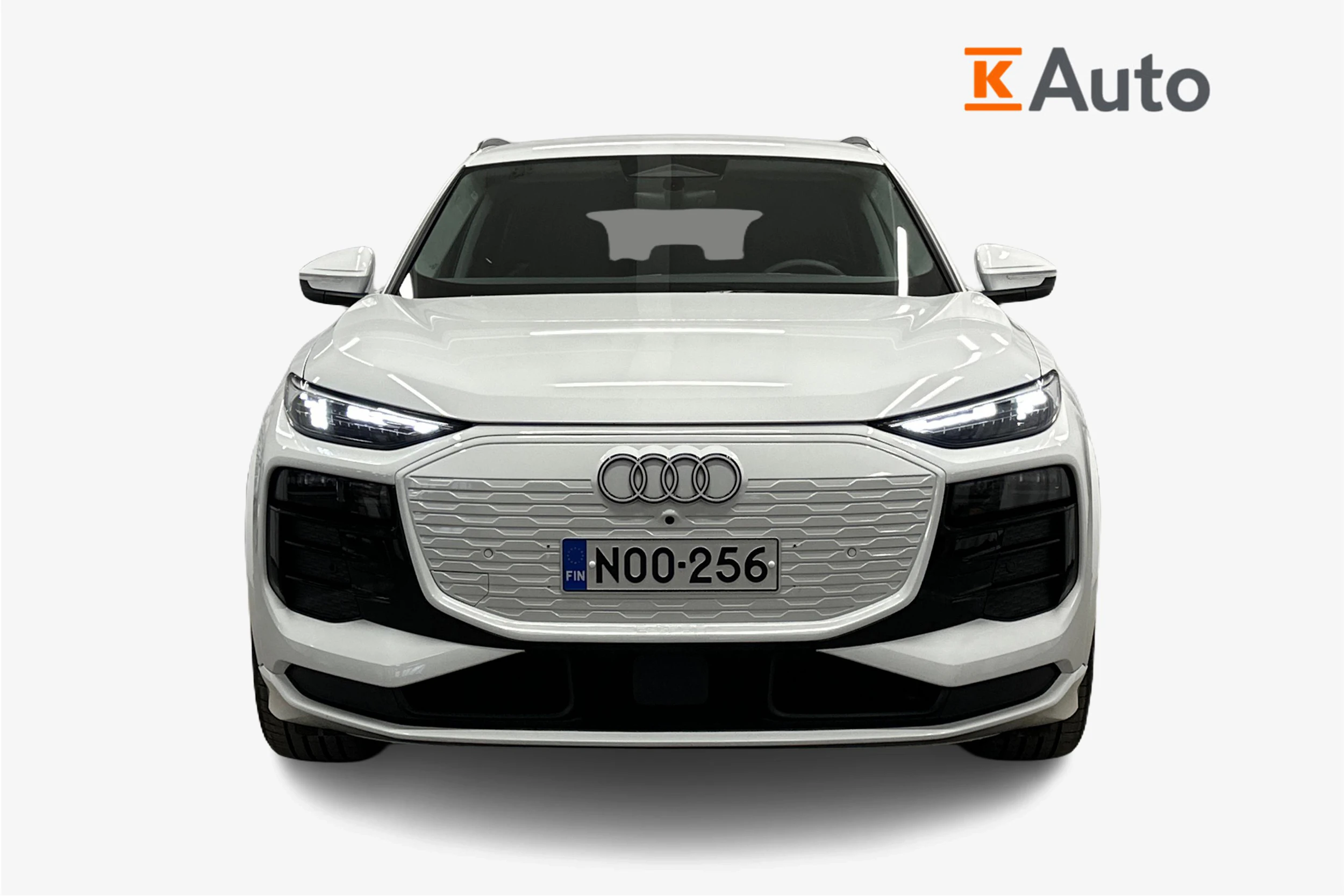 valkoinen Audi Q6 e-tron 2025 kuva 4.