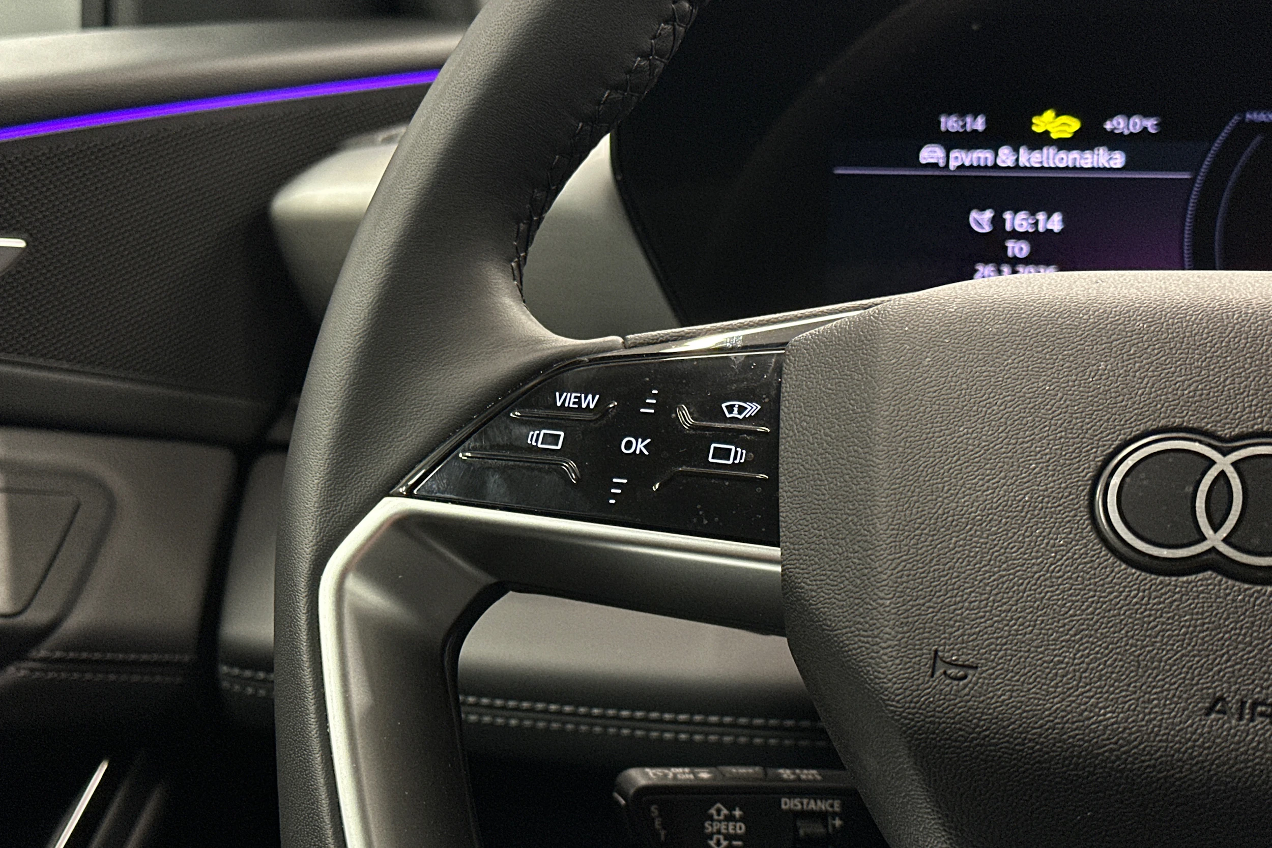 valkoinen Audi Q6 e-tron 2025 kuva 20.