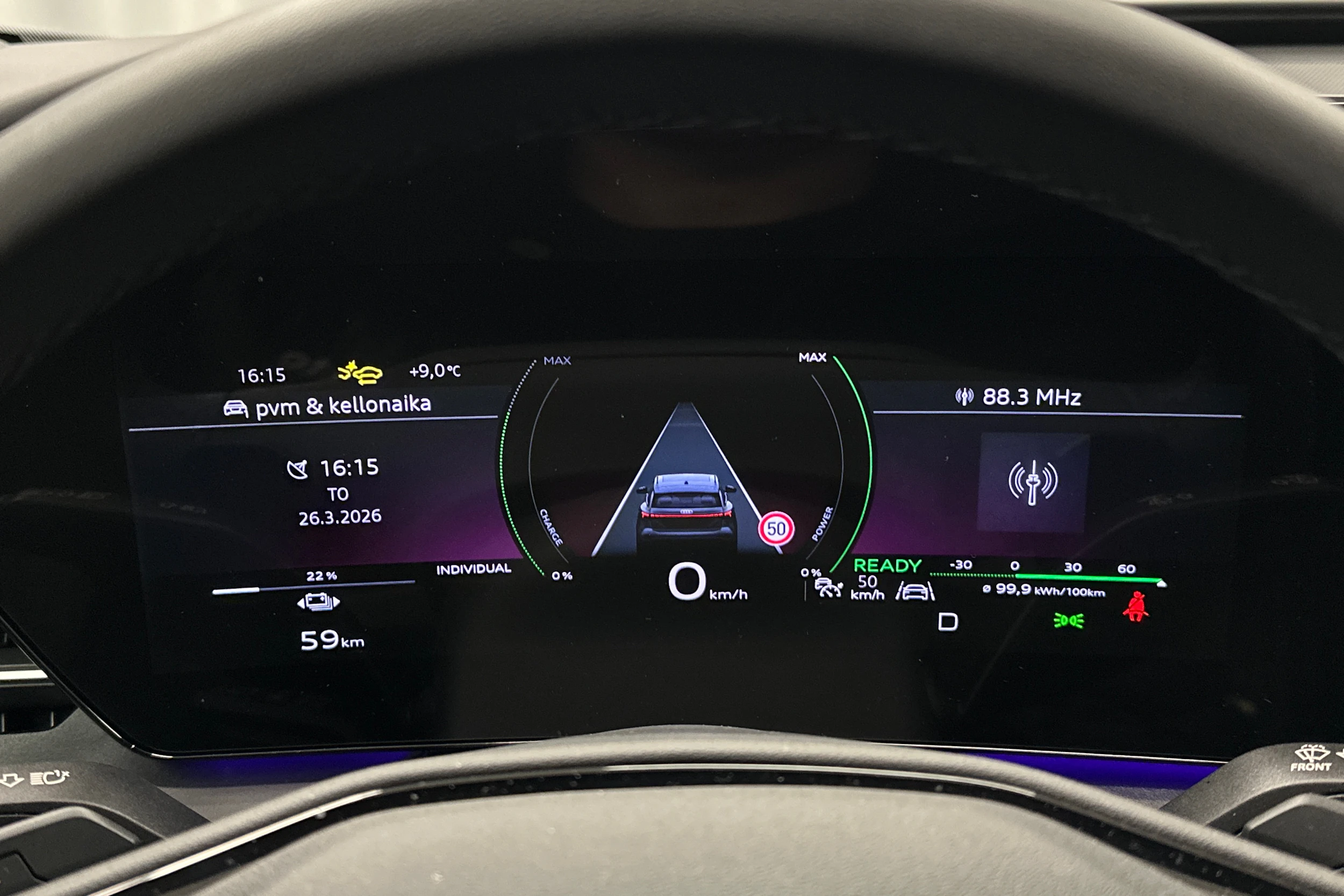 valkoinen Audi Q6 e-tron 2025 kuva 23.