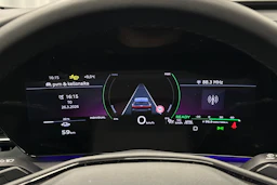 valkoinen Audi Q6 e-tron 2025 kuva 23.