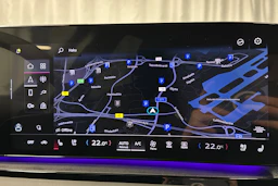 valkoinen Audi Q6 e-tron 2025 kuva 26.