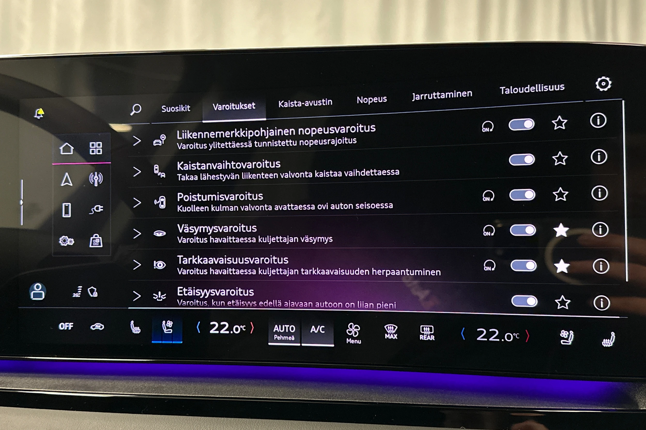 valkoinen Audi Q6 e-tron 2025 kuva 28.