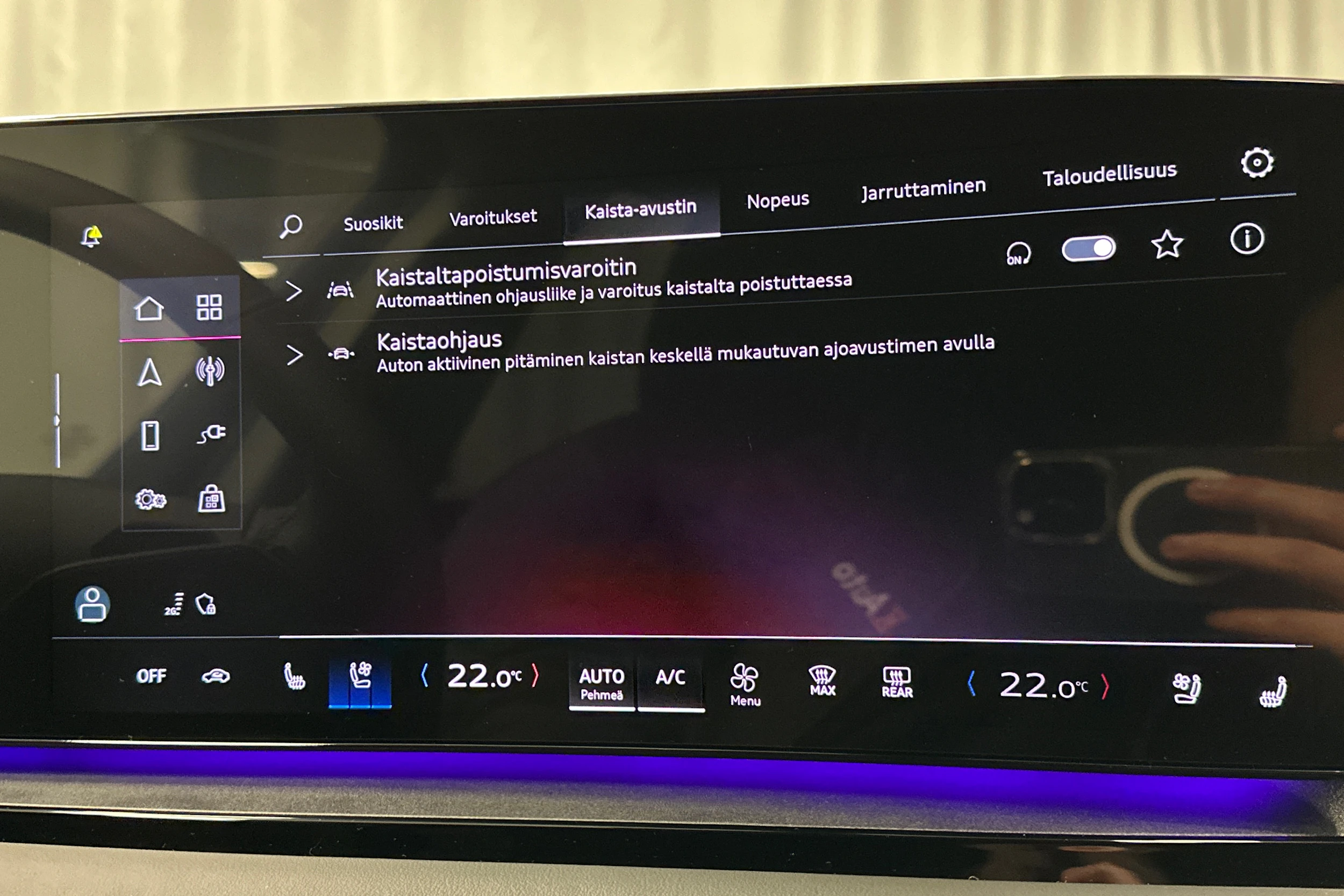 valkoinen Audi Q6 e-tron 2025 kuva 29.