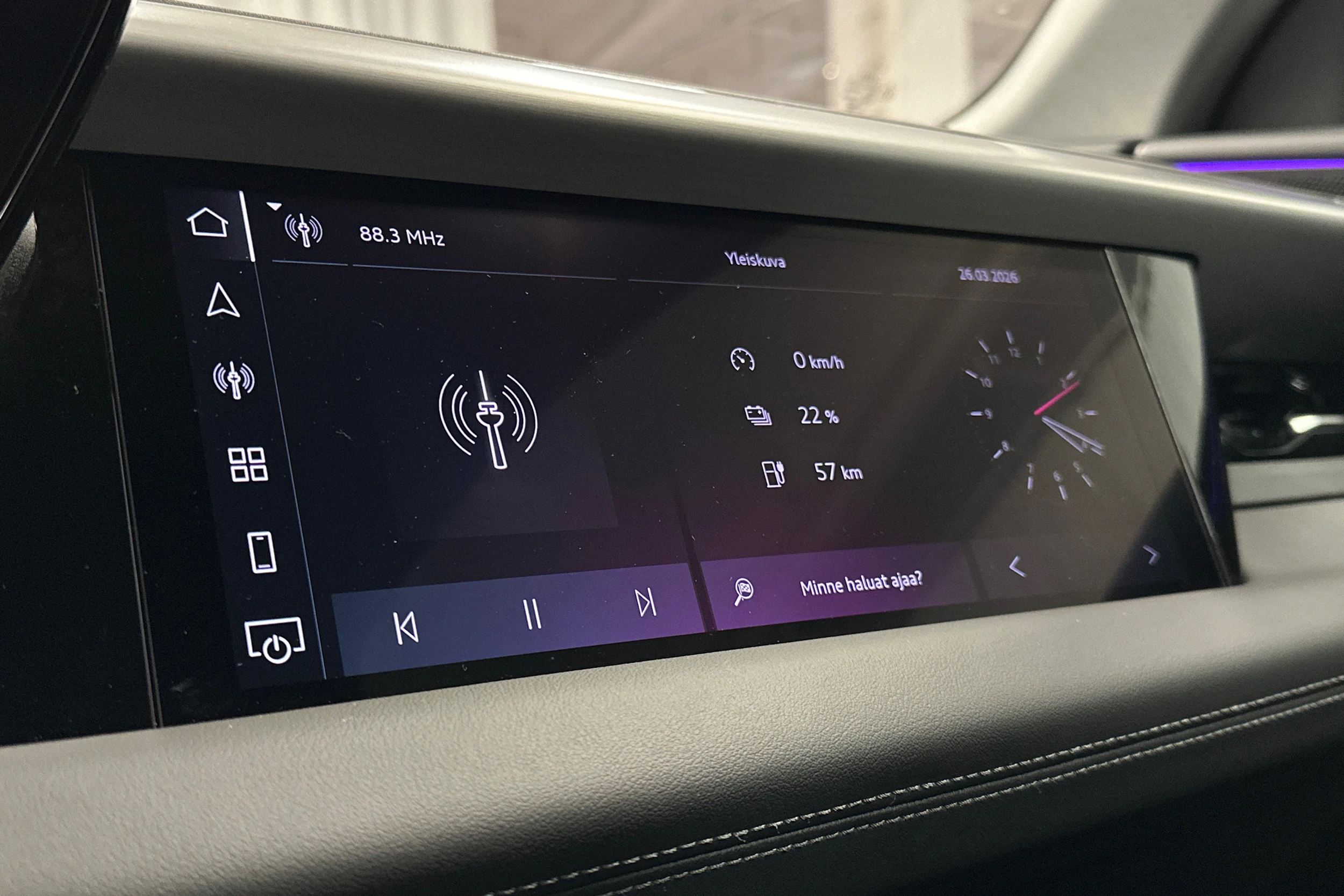 valkoinen Audi Q6 e-tron 2025 kuva 36.