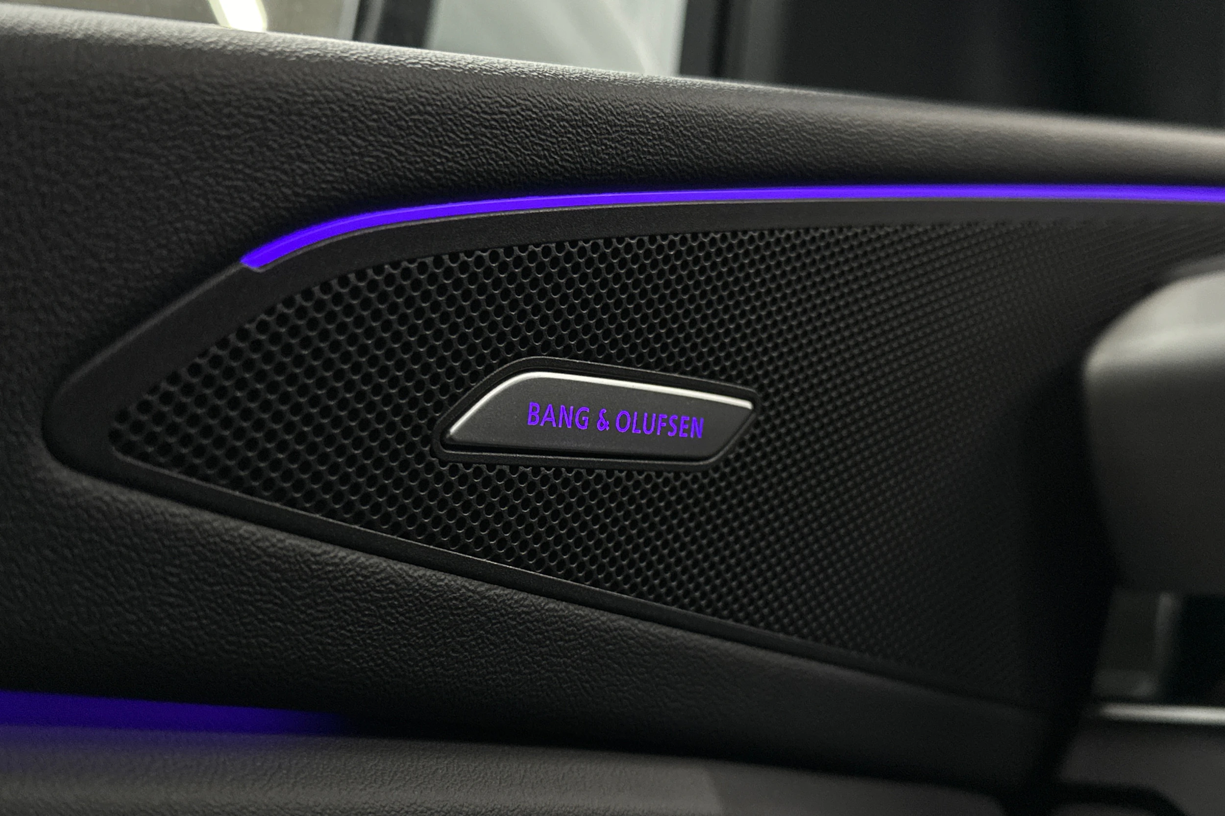 valkoinen Audi Q6 e-tron 2025 kuva 37.