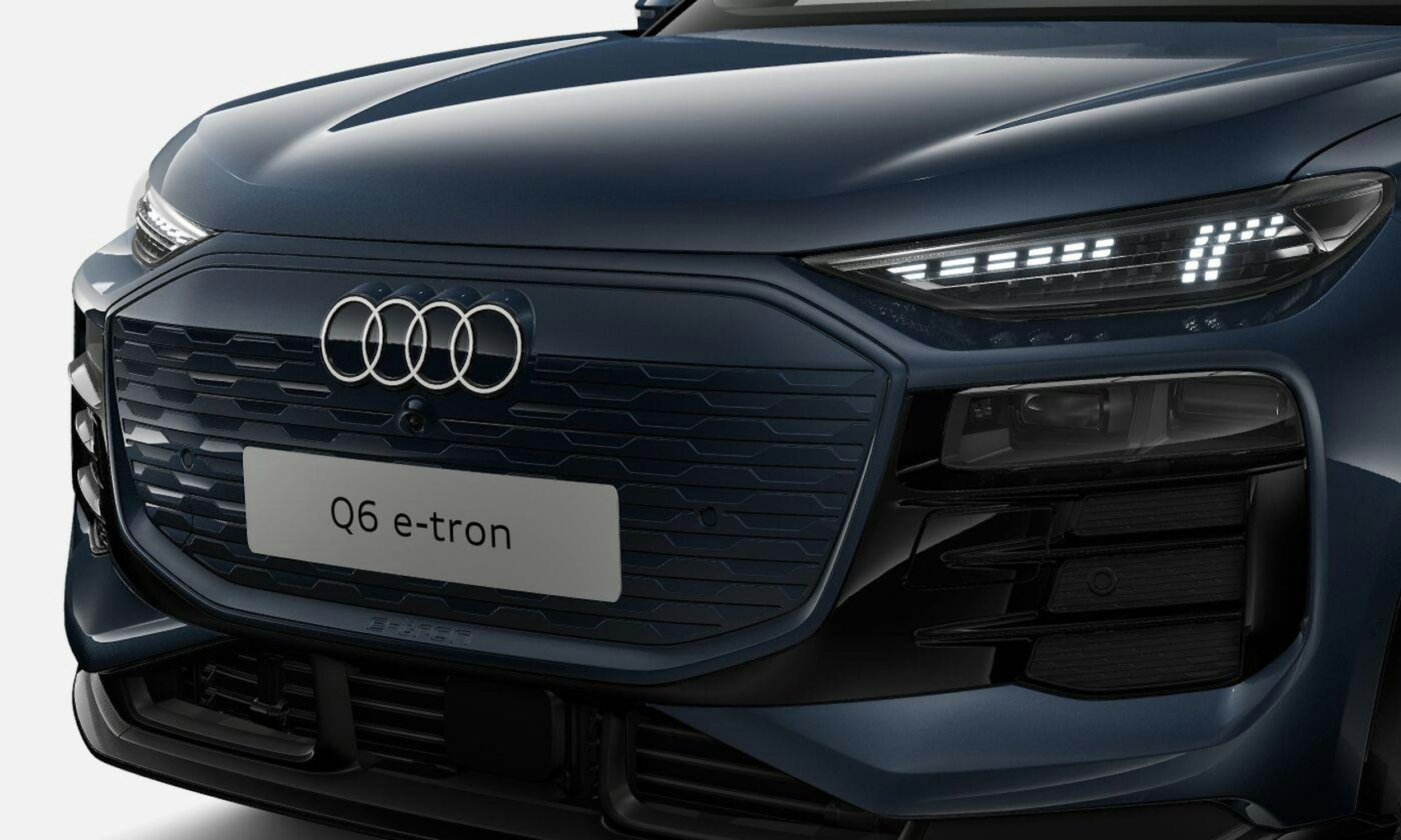 sininen Audi Q6 e-tron 2025 kuva 5.