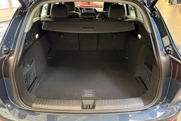 sininen Audi Q6 e-tron 2025 kuva 11.