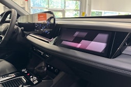 sininen Audi Q6 e-tron 2025 kuva 13.