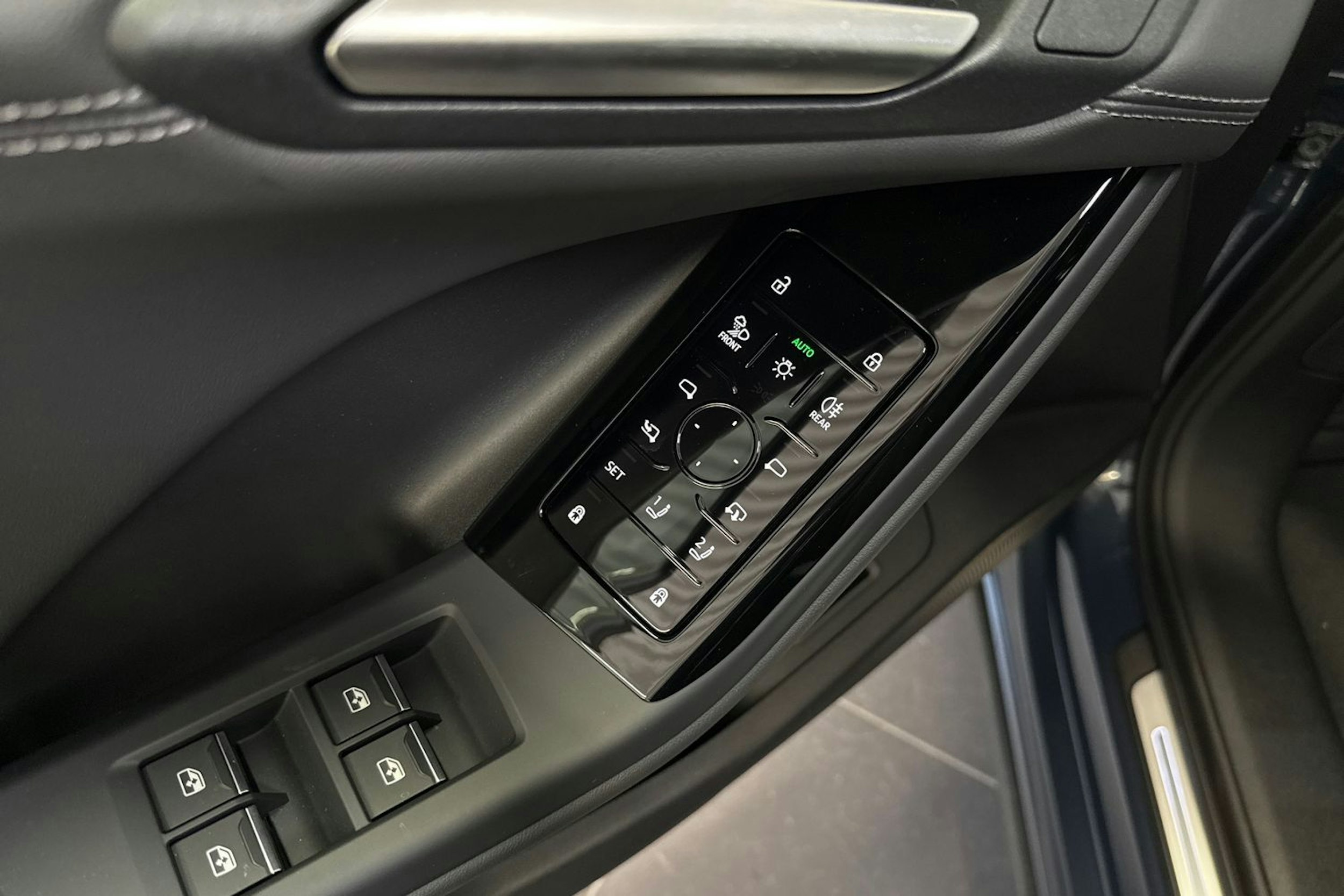 sininen Audi Q6 e-tron 2025 kuva 14.