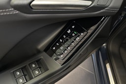 sininen Audi Q6 e-tron 2025 kuva 14.