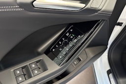 met. valkoinen Audi Q6 e-tron 2025 kuva 15.