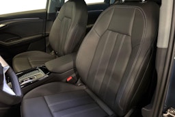 met. sininen Audi Q6 e-tron 2025 kuva 8.