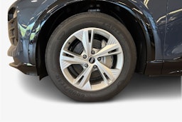 met. sininen Audi Q6 e-tron 2025 kuva 9.