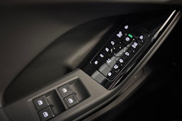 met. sininen Audi Q6 e-tron 2025 kuva 16.