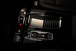 met. sininen Audi Q6 e-tron 2025 kuva 18.