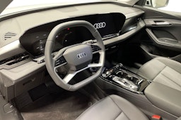 valkoinen Audi Q6 e-tron 2025 kuva 6.