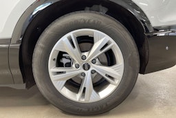 valkoinen Audi Q6 e-tron 2025 kuva 10.