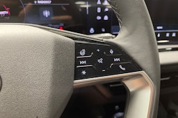 valkoinen Audi Q6 e-tron 2025 kuva 15.