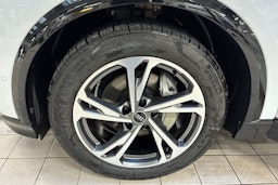 met. valkoinen Audi Q6 e-tron 2025 kuva 10.