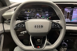 musta Audi Q6 e-tron 2025 kuva 17.