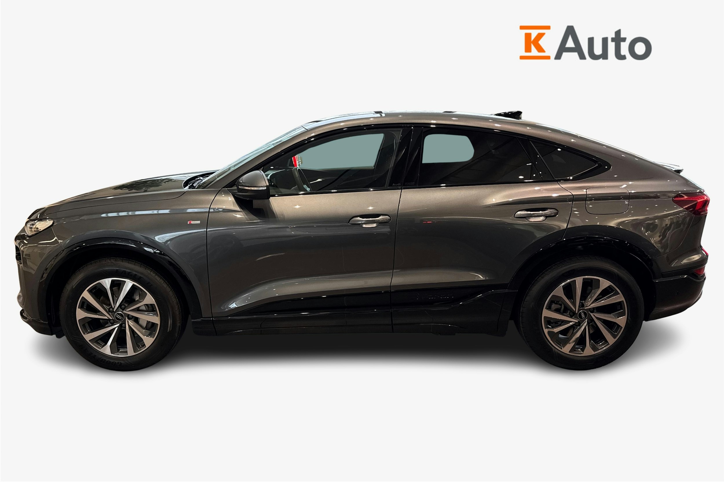 harmaa Audi Q6 e-tron 2025 kuva 5.
