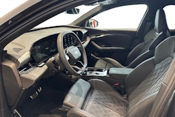 harmaa Audi Q6 e-tron 2025 kuva 6.