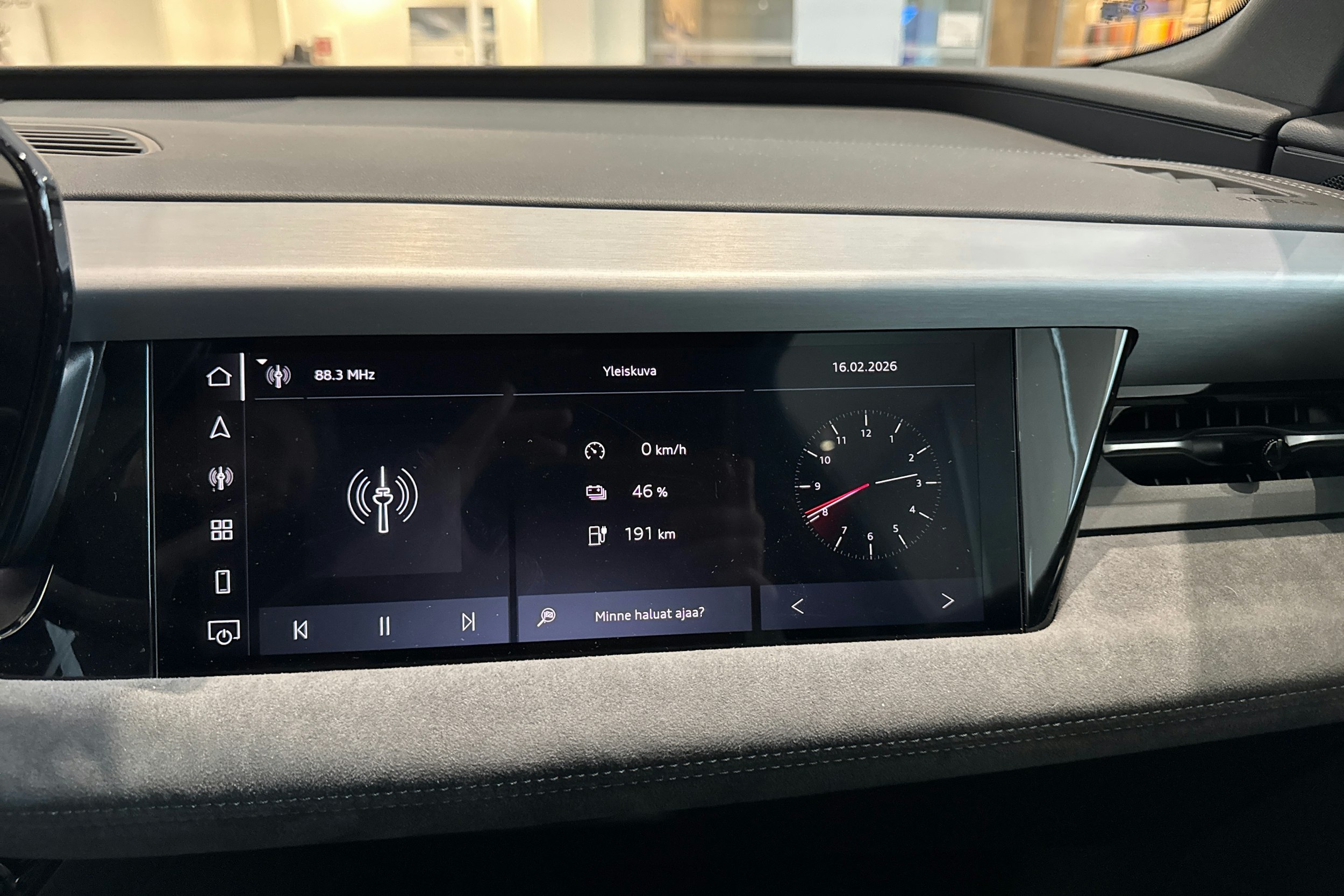 harmaa Audi Q6 e-tron 2025 kuva 14.