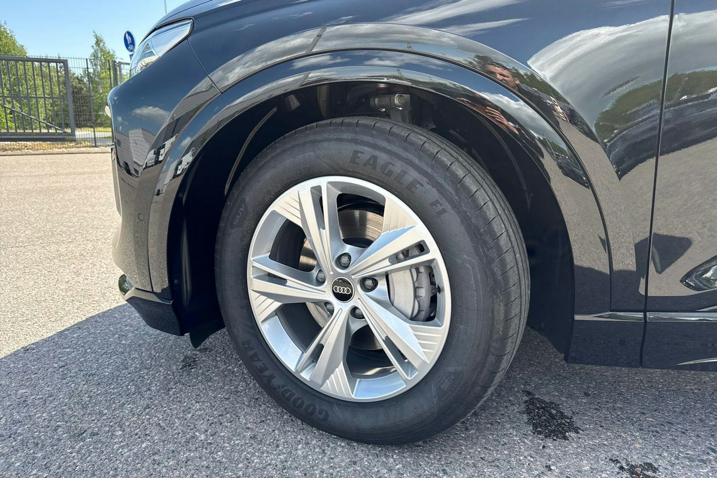 musta Audi Q6 e-tron 2025 kuva 10.