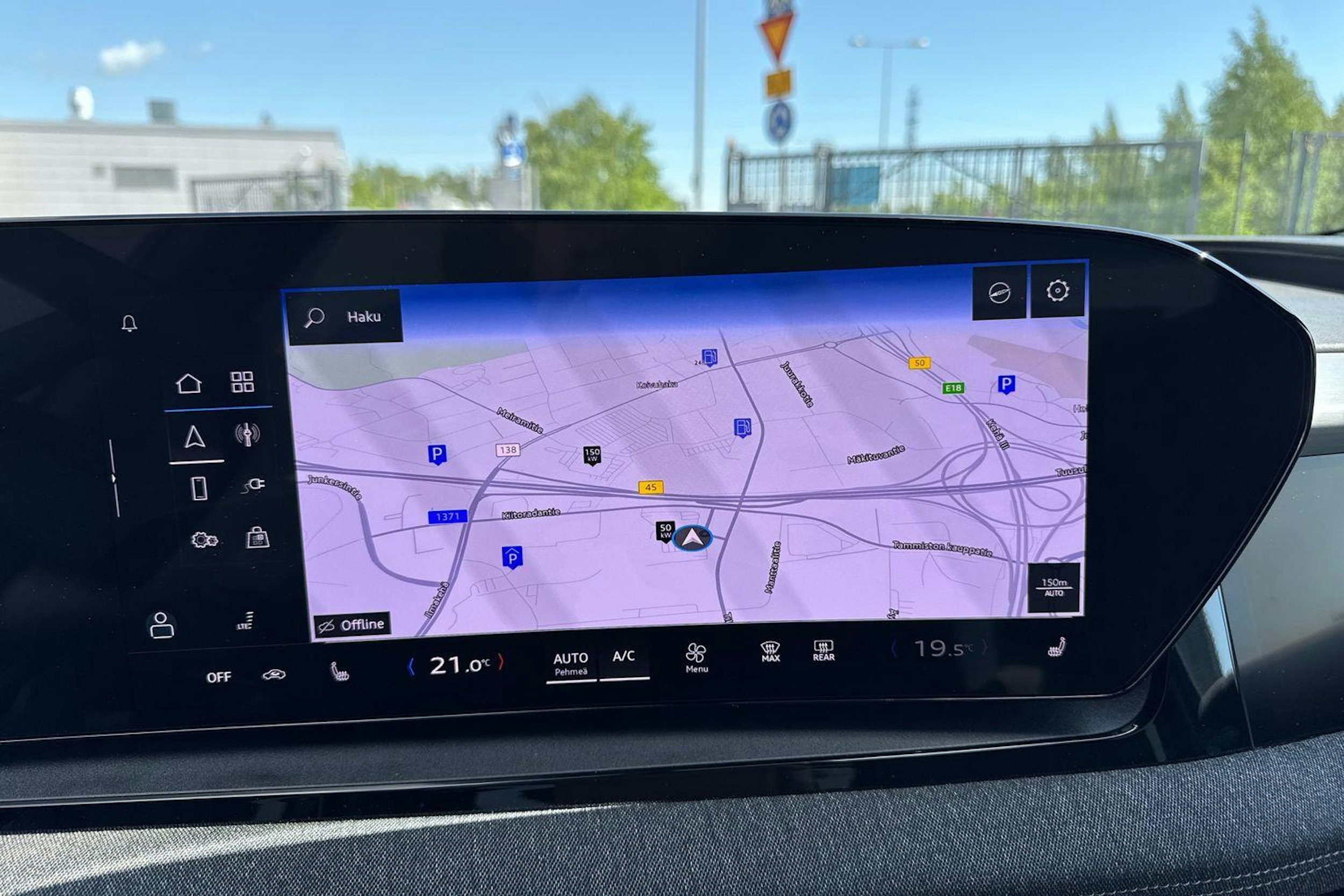 musta Audi Q6 e-tron 2025 kuva 14.