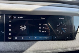 musta Audi Q6 e-tron 2025 kuva 15.