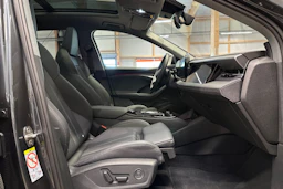 harmaa Audi Q6 e-tron 2025 kuva 10.