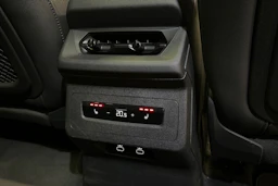 harmaa Audi Q6 e-tron 2025 kuva 13.