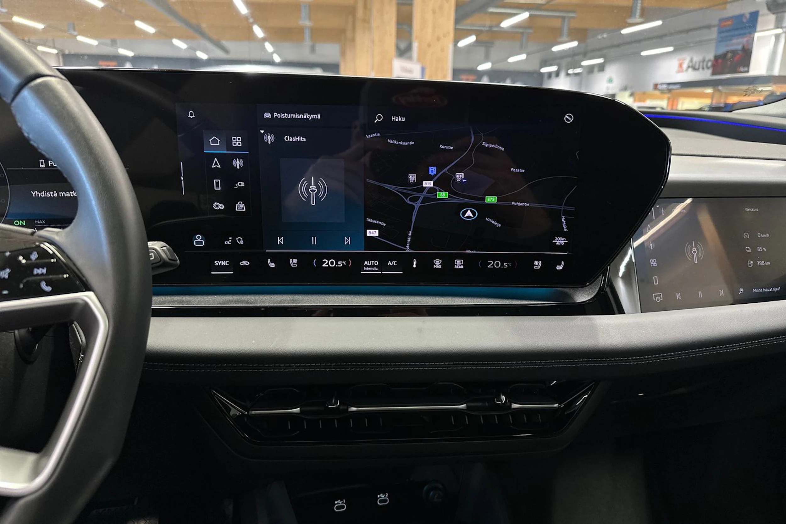 harmaa Audi Q6 e-tron 2025 kuva 22.