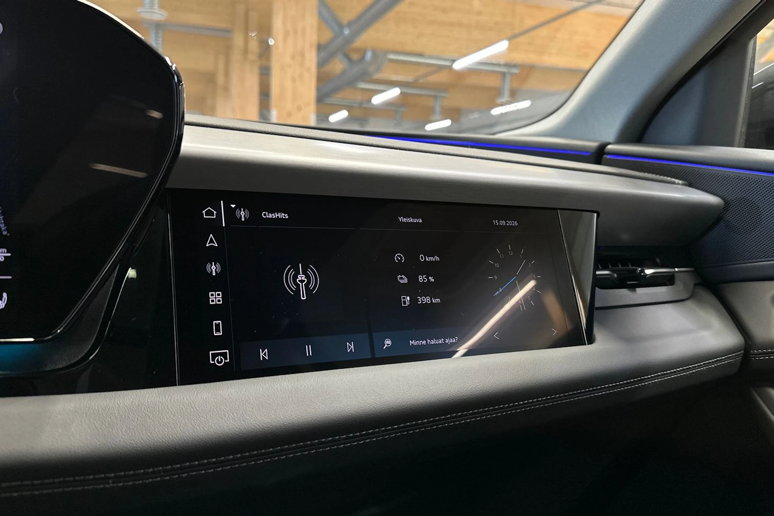 harmaa Audi Q6 e-tron 2025 kuva 23.