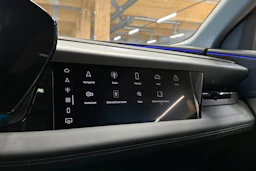 harmaa Audi Q6 e-tron 2025 kuva 24.
