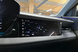 harmaa Audi Q6 e-tron 2025 kuva 25.