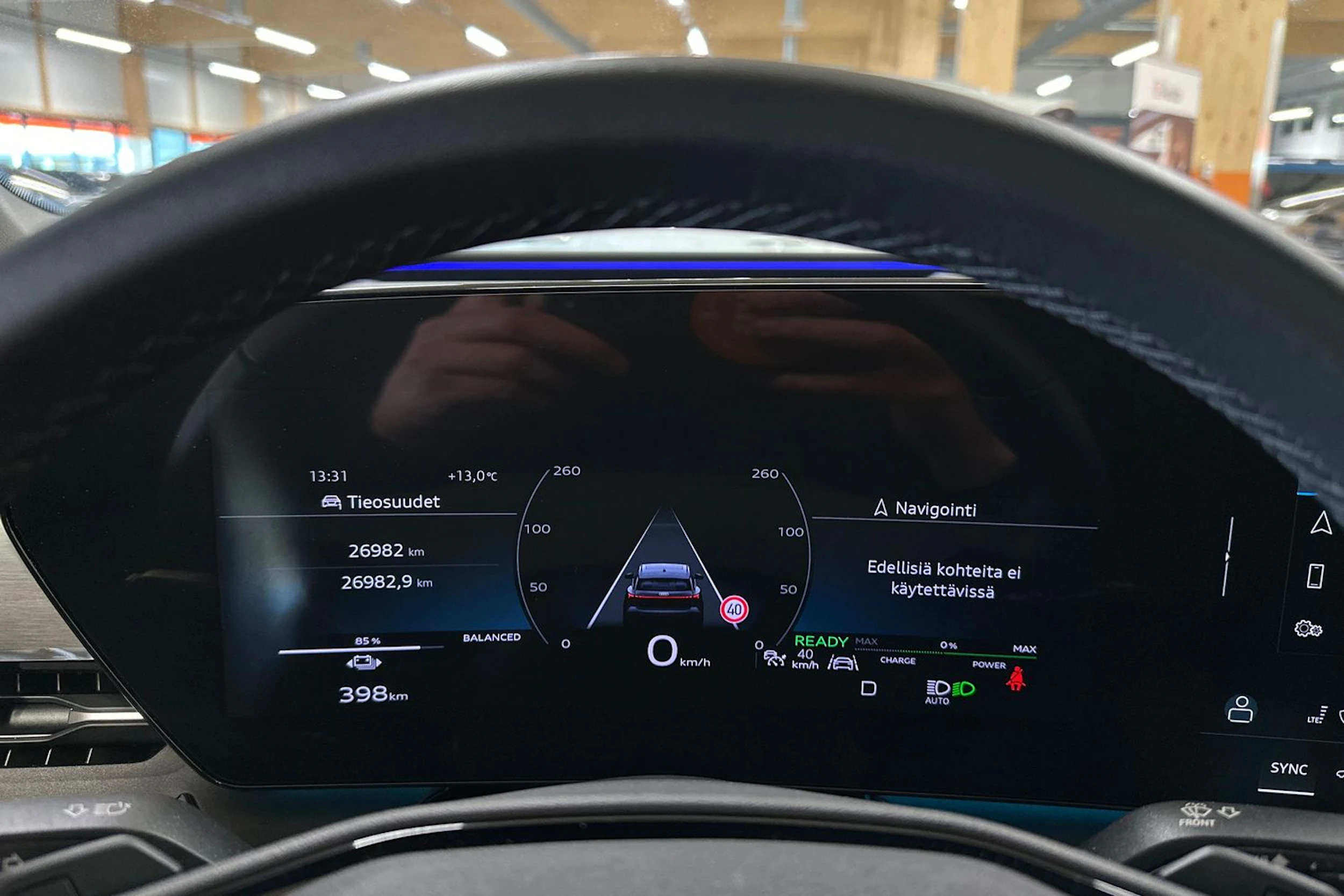harmaa Audi Q6 e-tron 2025 kuva 27.