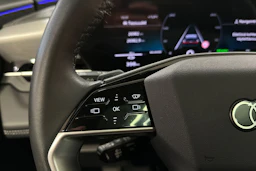 harmaa Audi Q6 e-tron 2025 kuva 28.