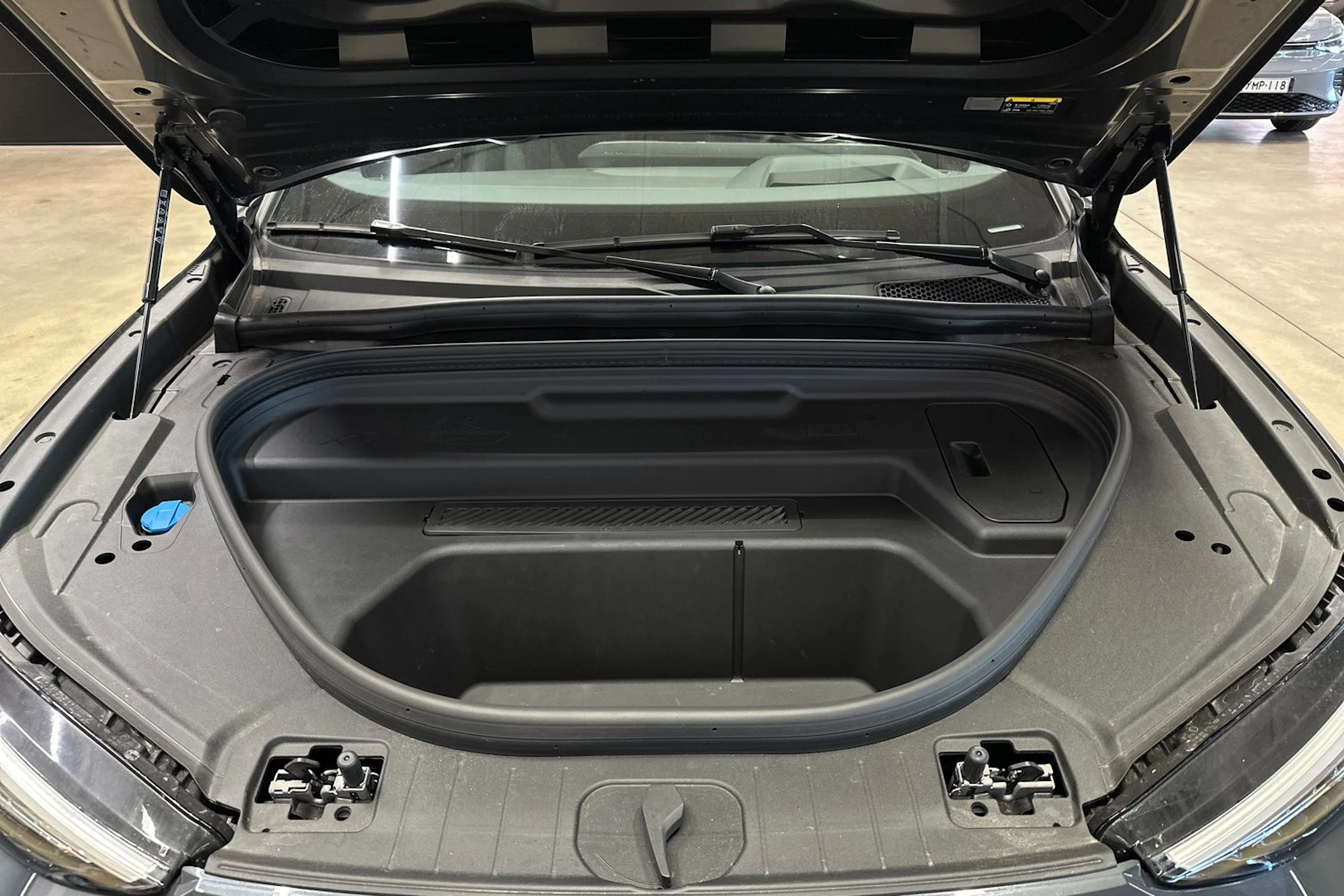 harmaa Audi Q6 e-tron 2025 kuva 33.