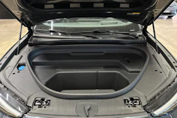harmaa Audi Q6 e-tron 2025 kuva 33.