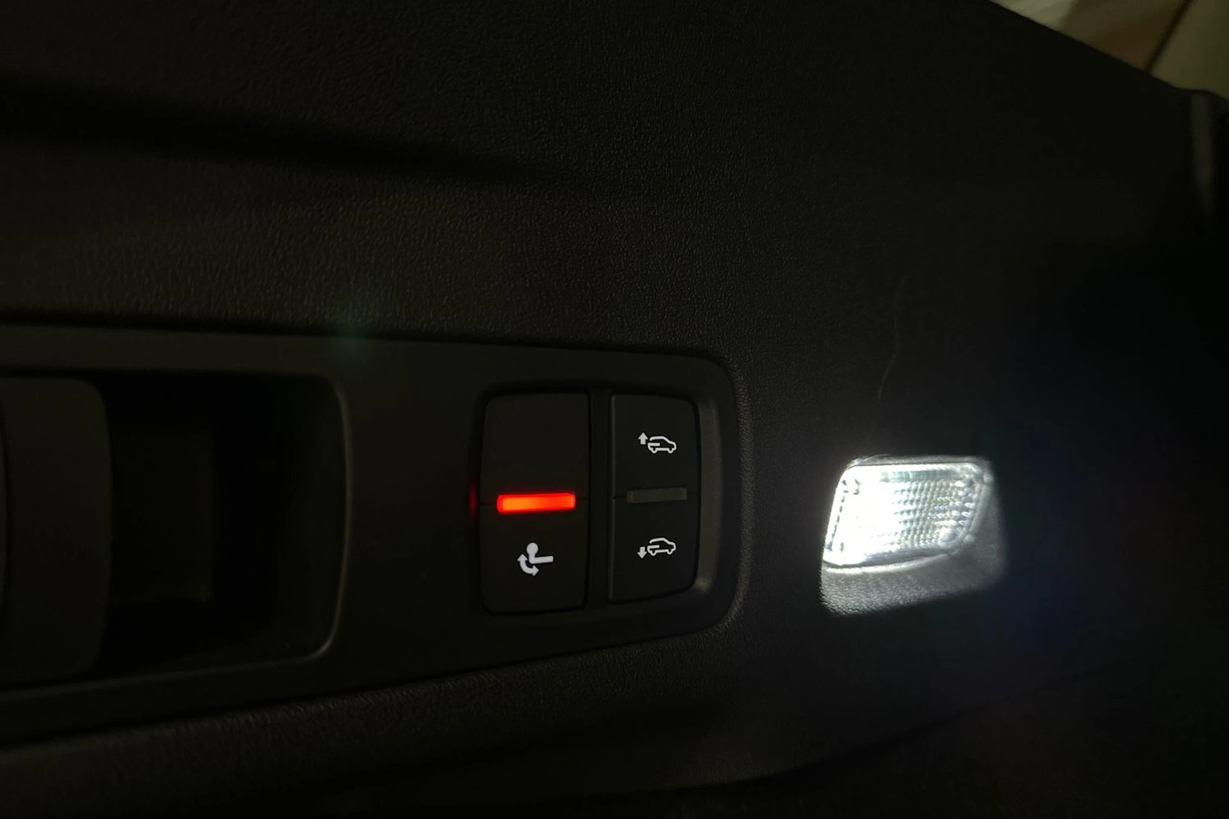 harmaa Audi Q6 e-tron 2025 kuva 35.