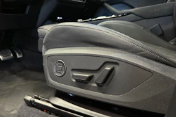 punainen Audi Q6 e-tron 2025 kuva 15.