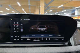 punainen Audi Q6 e-tron 2025 kuva 17.