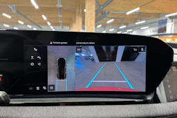 punainen Audi Q6 e-tron 2025 kuva 18.