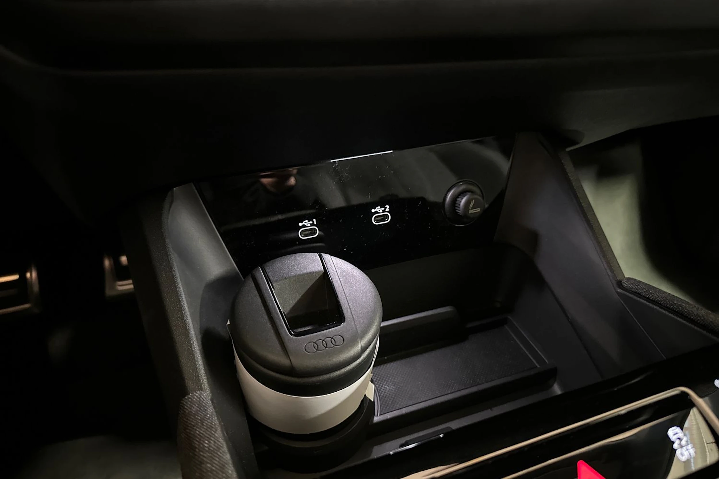 punainen Audi Q6 e-tron 2025 kuva 23.