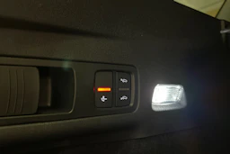 punainen Audi Q6 e-tron 2025 kuva 28.
