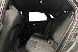 harmaa Audi Q6 e-tron 2025 kuva 8.