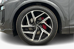 harmaa Audi Q6 e-tron 2025 kuva 9.